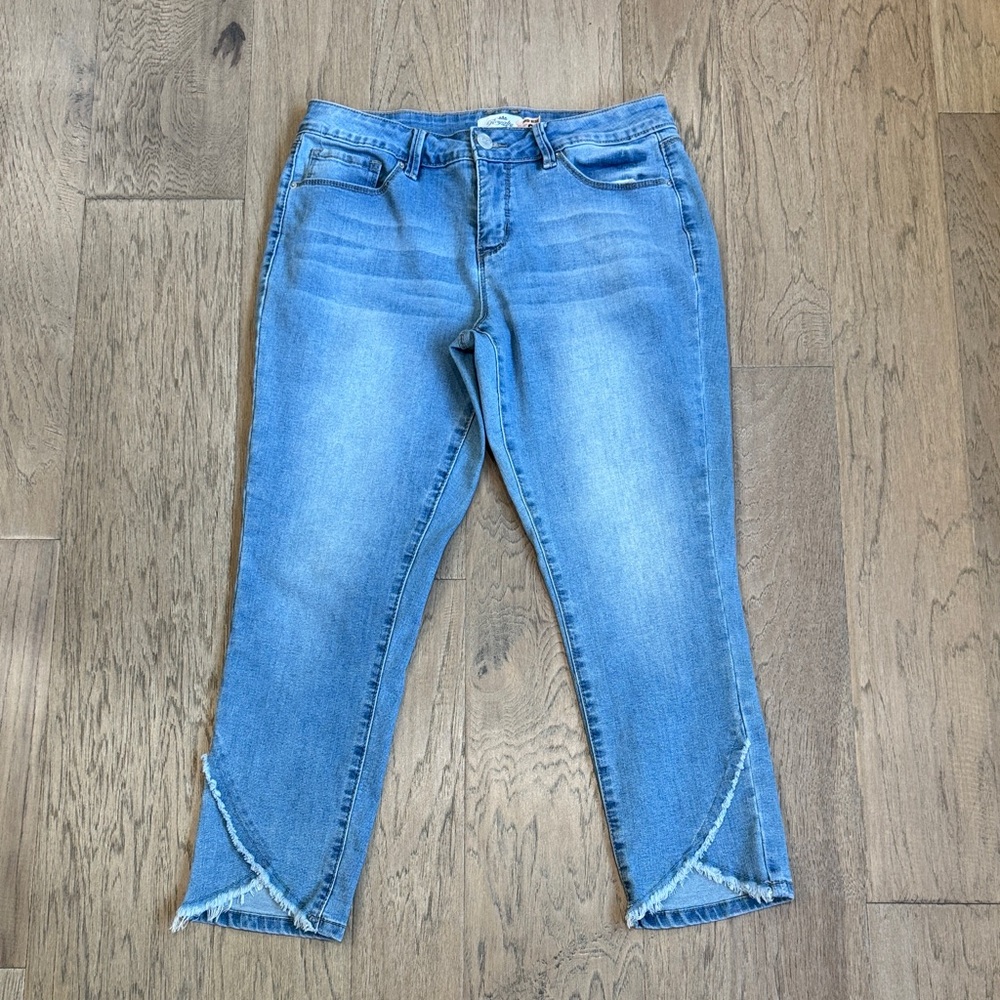 Royalty For Me Light Blue Ankle Mid Rise Jeans with Frayed Hem Size 8